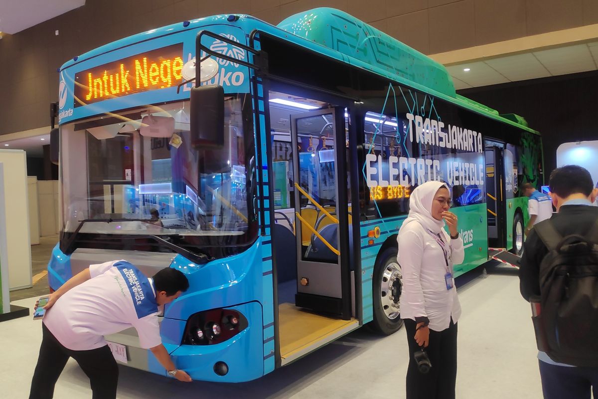 Pameran Busworld resmi dibuka, Rabu (20/3/2019). Pameran ini berlangsung di JI EXpo Kemayoran dan menampilkan bus model terbaru dan tercanggih serta bus model lawas