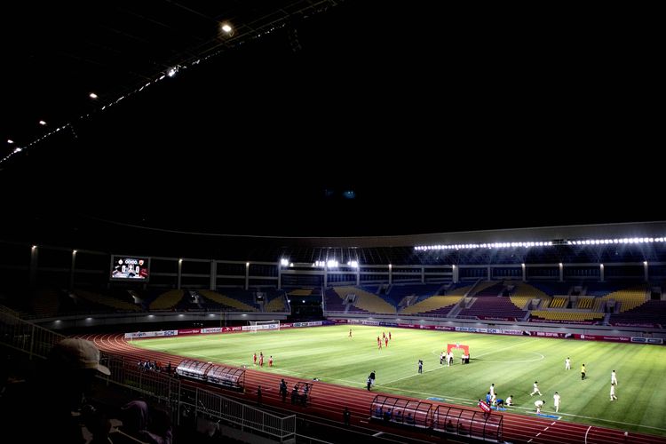 Laga semifinal leg kedua Piala Menpora 2021 diselenggarakan di Stadion Manahan Solo, Minggu - Senin (18-19/04/2021) malam.