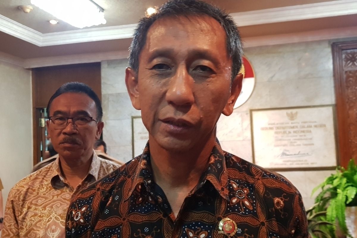 Dirjen Tata Ruang Kementerian ATR/BPN Abdul Kamarzuki usai rapat koordinasi tiga provinsi di Kantor Kemendagri, Medan Merdeka Utara, Jakarta Pusat, Selasa (7/1/2020).