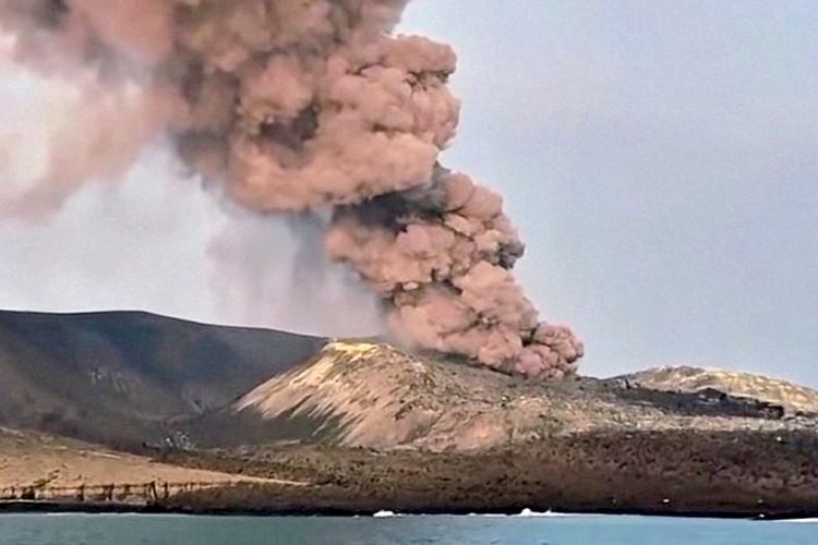 Mengapa Wisatawan Dilarang Mendaki Gunung Anak Krakatau? Ini Penjelasannya
