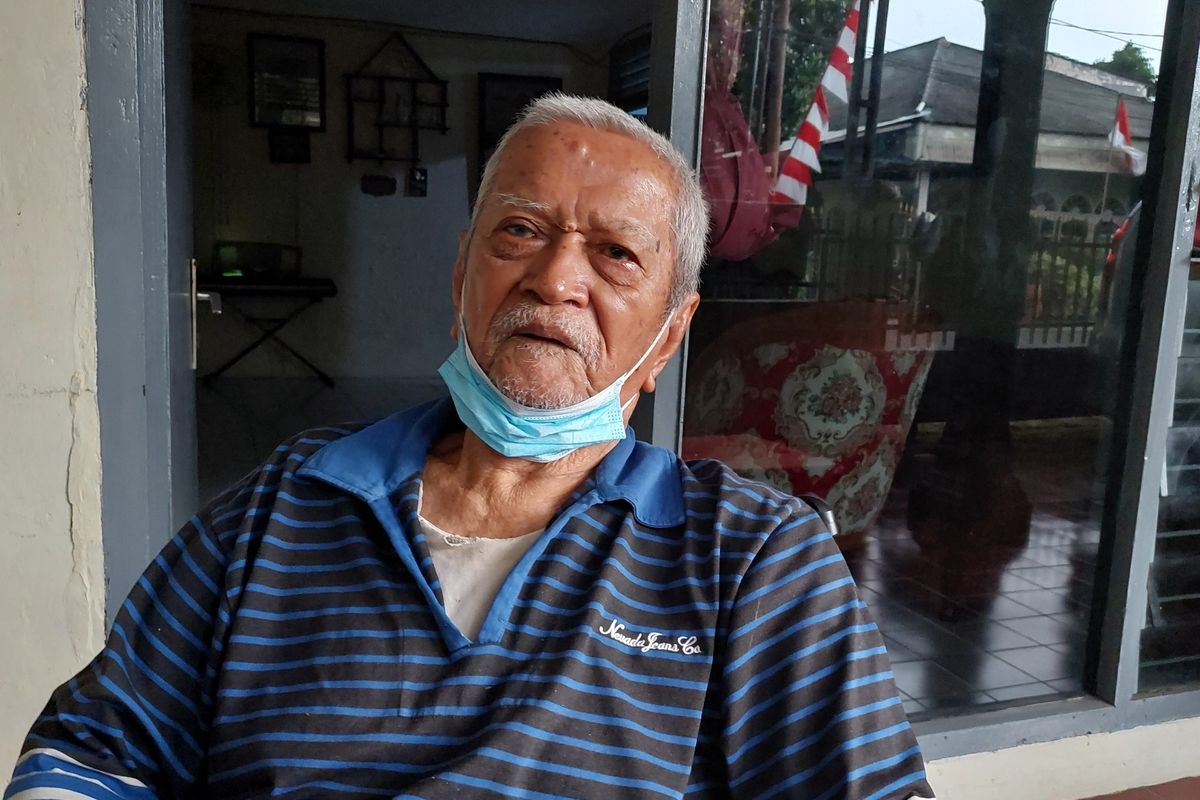 Hasiholan Josia Purba Tondang (95) salah satu relawan yang membantu laskar tentara dari garis belakang di Sumatera Utara.