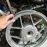 Pelek Motor Peang Akibat Hajar Lubang, Segini Biaya Perbaikannya