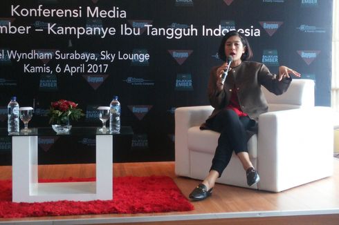 Menjadi Ibu Tangguh Ala Dian Sastrowardoyo