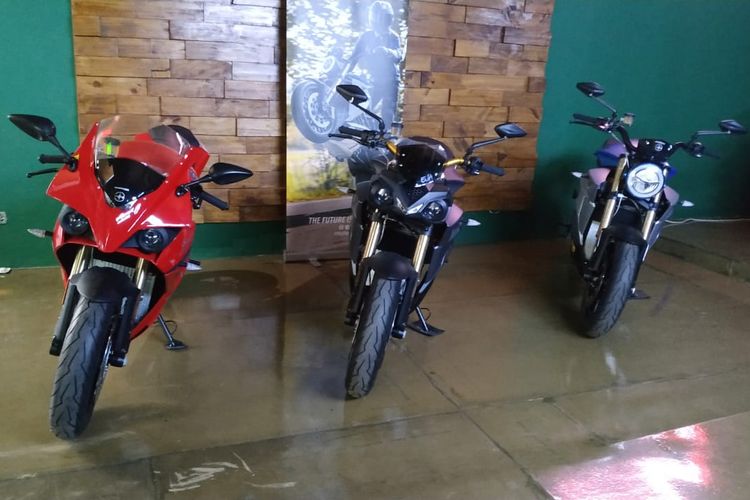 Motor listrik Energica yang dipajang di diler SCBD, Jakarta.