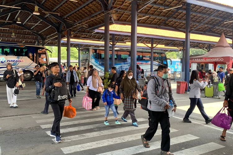 Puncak Arus Balik Lebaran 2026 di Terminal Purabaya Tembus 54.000, Kepadatan Diprediksi hingga 30 Maret