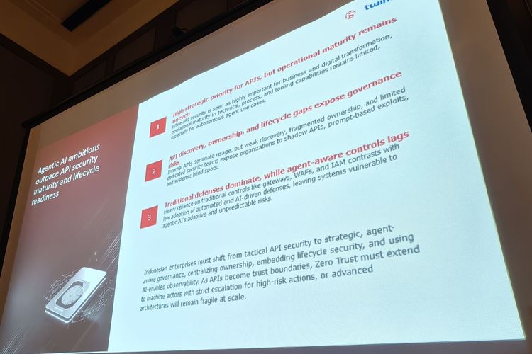 Isi riset yang menampilkan bahwa adopsi AI makin diminati, namun keamanan API masih lemah dan risiko juga mengintai, ditampilkan dalam acara F5 Media Roundtable di restoran Seribu Rasa, Plaza Indonesia, Jakarta Pusat, Selasa (9/12/2025). 