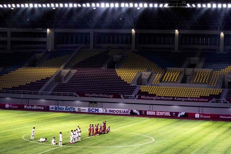 Pertandingan Persija Jakarta melawan PSM Makassar berakhir adu penalti dengan skor 4-3 semifinal leg kedua Piala Menpora 2021 di Stadion Monahan Solo, Minggu (18/04/2021) malam.