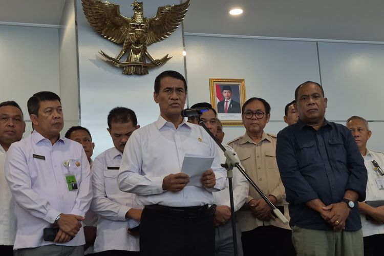 Prabowo Minta Mentan Amran Bangun Pabrik Pakan demi Sejahterakan Peternak