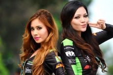 Lupakan Rossi vs Marquez Sejenak, Yuk intip Gadis Payung Malaysia