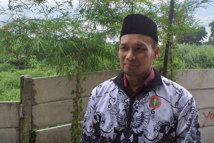 Ketua PGRI Riau Muhammad Syafii saat diwawancarai Kompas.com terkait pengunduran diri 64 kepala sekolah SMP negeri se Kabupaten Inhu, Riau, Minggu (19/7/2020).