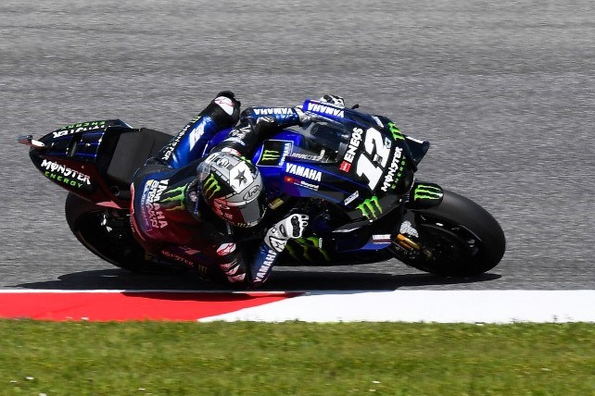 Pebalap Yamaha asal Spanyol, Maverick Vinales, tengah memacu motornya pada sesi latihan bebas MotoGP Italia di Sirkuit Mugello, 31 Mei 2019. 