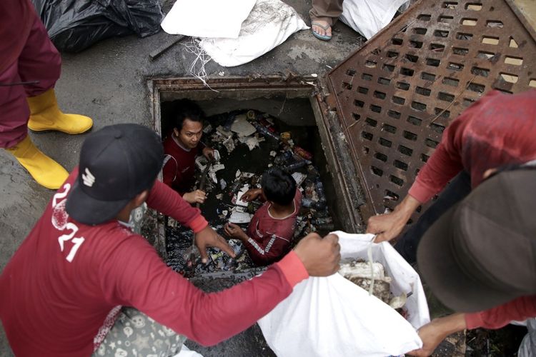 Pemkot Surabaya Surati Pusat, Minta Segera Normalisasi Sungai
