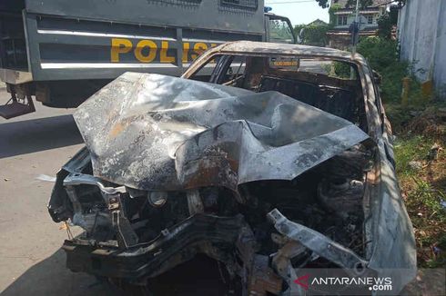 Video Detik-detik Mobil Buron Perampok Dikejar hingga Terbakar di Cirebon