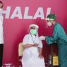 Tinjau Vaksinasi Covid-19 di Ambon, Jokowi Harap RS Leimena Layani Indonesia Timur