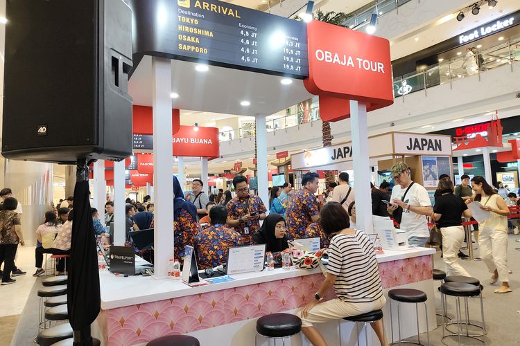 Pameran perjalanan HSBC ANA Travel Fair 2025 digelar mulai Kamis (24/7/2025) sampai Minggu (27/7/2025) di Laguna Atrium, Central Park, Jakarta Barat saat Kompas.com sambangi pada Kamis (24/7/2025). 