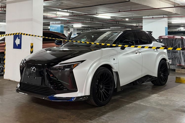 Lexus Pamerkan SUV Langka di GIIAS 2026, RZ 450e F Sport Performance