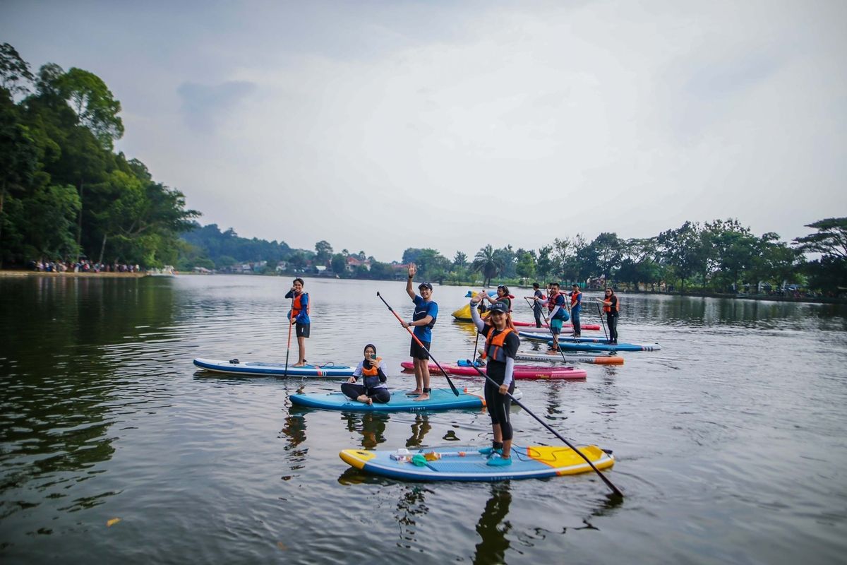 Objek wisata Situ Gede yang terletak di Kecamatan Bogor Barat, Kota Bogor, kini dilengkapi dengan fasilitas atau wahana permainan air setelah selesai direvitalisasi oleh Pemerintah Provinsi Jawa Barat.