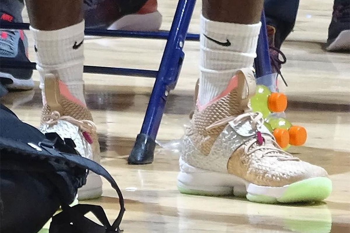 LeBron 15 terinspirasi dari Air Yeezy 1