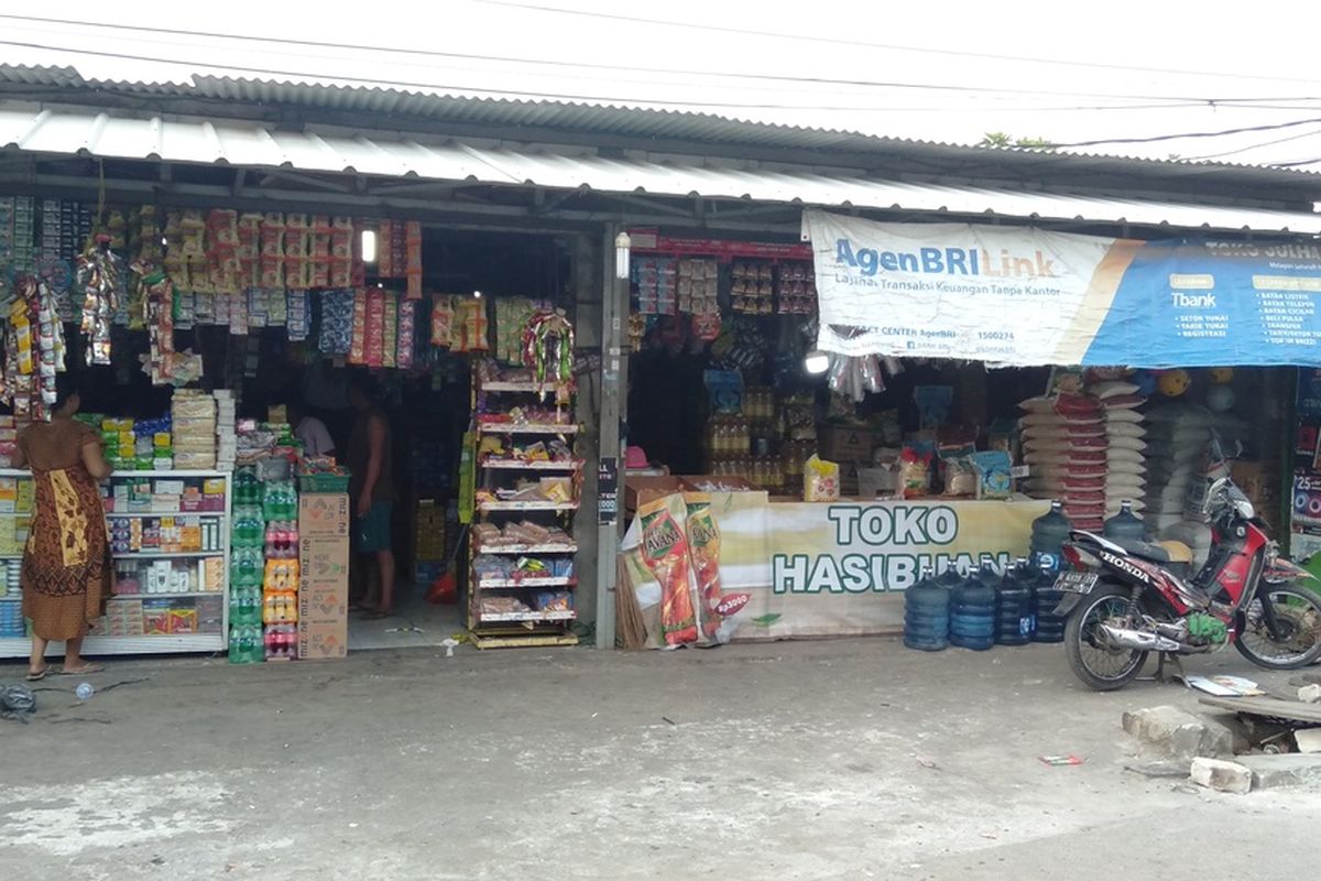 lokasi pampokan warung di kawasan Ciracas, Jakarta Timur, Selasa (4/8/2020).