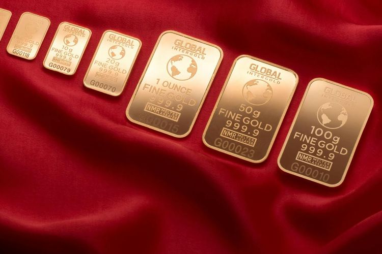 Ilustrasi emas, emas batangan, logam mulia. Pemerintah menetapkan pembelian emas oleh bullion bank dikenakan Pajak Penghasilan (PPh) Pasal 22 sebesar 0,25 persen mulai 1 Agustus 2025. 
