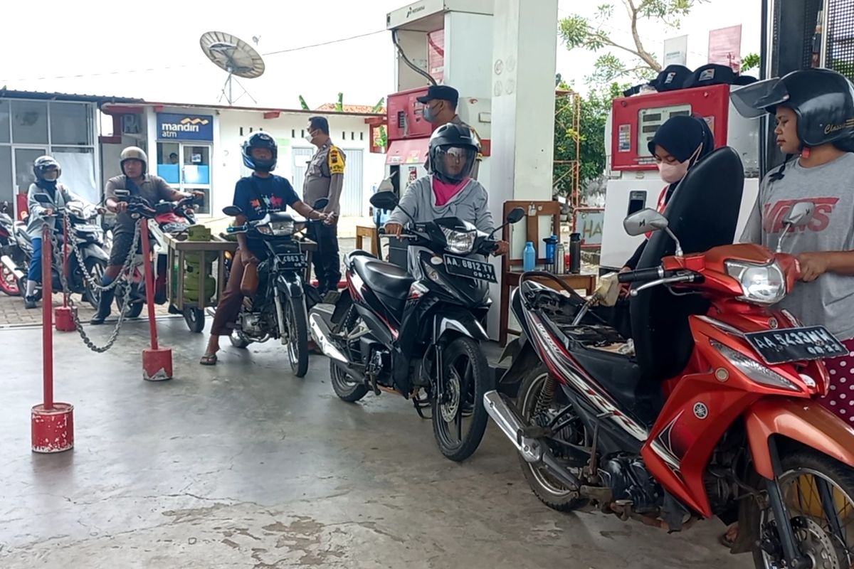 Antrean BBM kembali Normal si SPBU Cangkreplor Kabupaten Purworejo Jawa Tengah pada Sabtu (3/9/2022)
