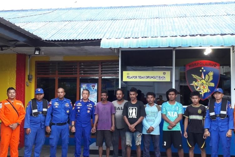 Enam cruw kapal KM Berkat Jaya yang berangkat dari Perairan Selat Nenek Bulang, Batam menuju Perairan Tanjung Berakit, Bintan, yang tenggelam di perairan Teluk Sebung, Kabupaten Bintan sekitar pukul 02.10 WIB, Jumat (6/12/2019) dini hari tadi berhasil diselamatkan.