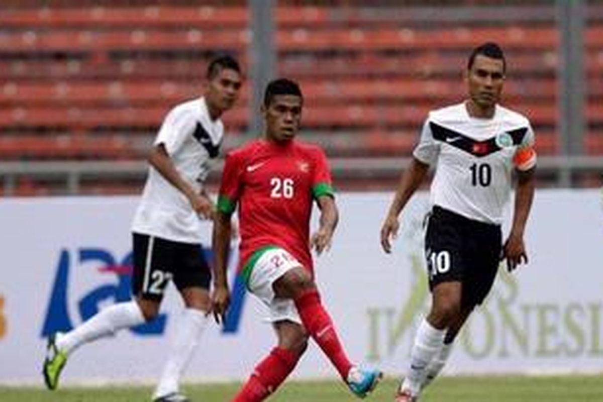 Vendry Mofu, pemain tengah timnas Indonesia pada pertandingan ujicoba jelang Piala AFF melawan tim Timor Leste di Stadion Utama Gelora Bung Karno, Jakarta Selatan, Rabu (14/11/2012).