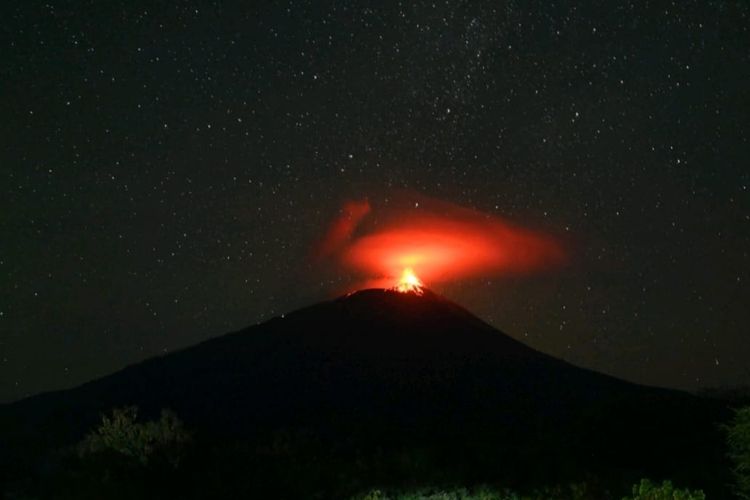 Gunung Ile Lewotolok Meletus 1.475 Kali Selama Sepekan, Warga Diminta Tak Dekati Radius 2 Km