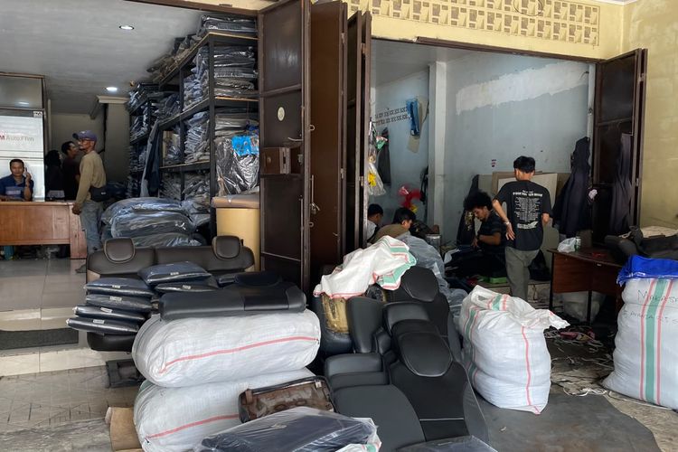Bengkel Spesialis Jok dan Karpet Mobil, Banyak Layani Mobil Listrik