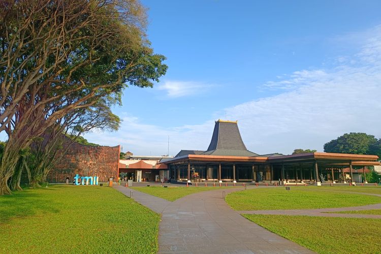 Taman Mini Indonesia Indah (TMII), Jakarta Timur, saat hari libur nasional Pemilu 2024, Rabu (14/2/2024).