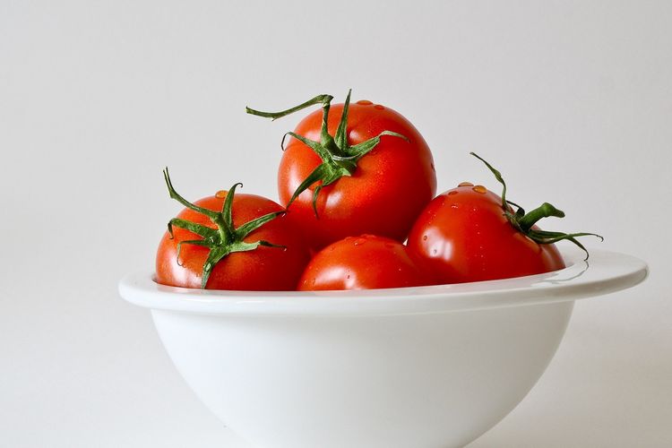 Ilustrasi tomat segar. 