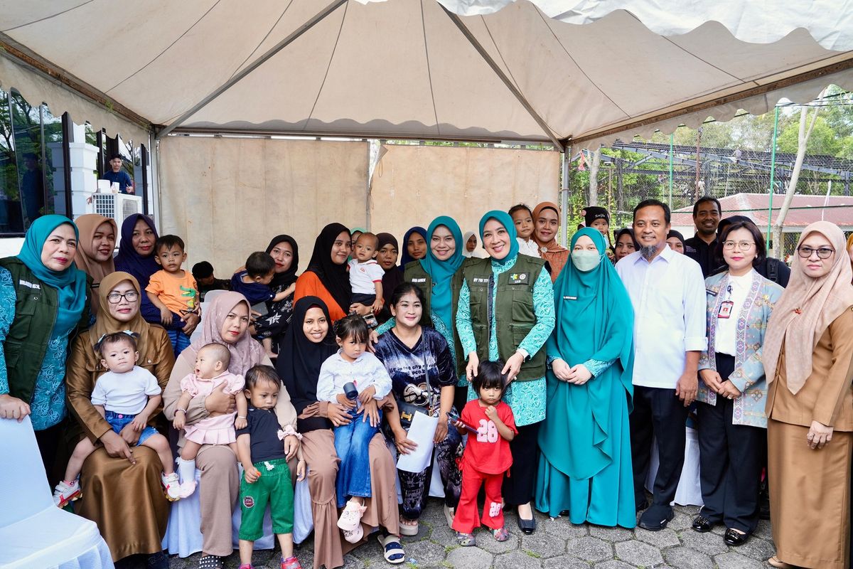Ketua Umum (Ketum) Tim Penggerak Pemberdayaan dan Kesejahteraan Keluarga (TP PKK) sekaligus Ketum Tim Pembina Pos Pelayanan Terpadu (TP Posyandu) Tri Tito Karnavian dalam acara Monitoring dan Evaluasi (Monev) Imunisasi Zero Dose Provinsi Sulawesi Selatan di Rumah Jabatan (Rujab) Bupati Gowa, Selasa (5/5/2026).
