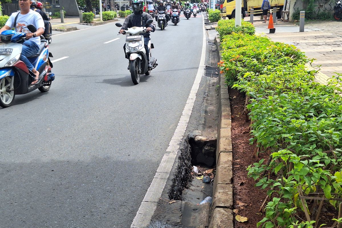 Penutup Saluran Air di Kemang Sudah Dua Kali Hilang sejak 2023