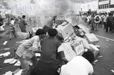 Dampak Positif dan Negatif Kerusuhan Mei 1998
