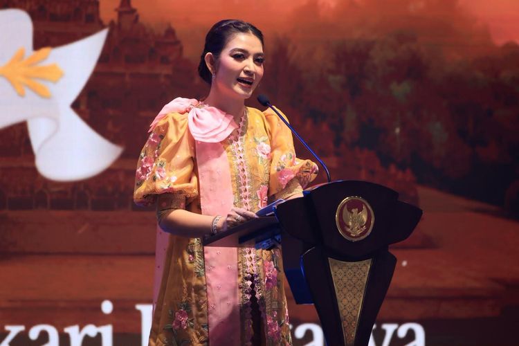 Buka Bazar Kreasi Bhayangkari 2026, Selvi Gibran Apresiasi Bhayangkari yang Berdayakan UMKM