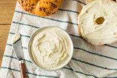 Cara Bikin Cream Cheese Sendiri, Cukup Pakai 4 Bahan 