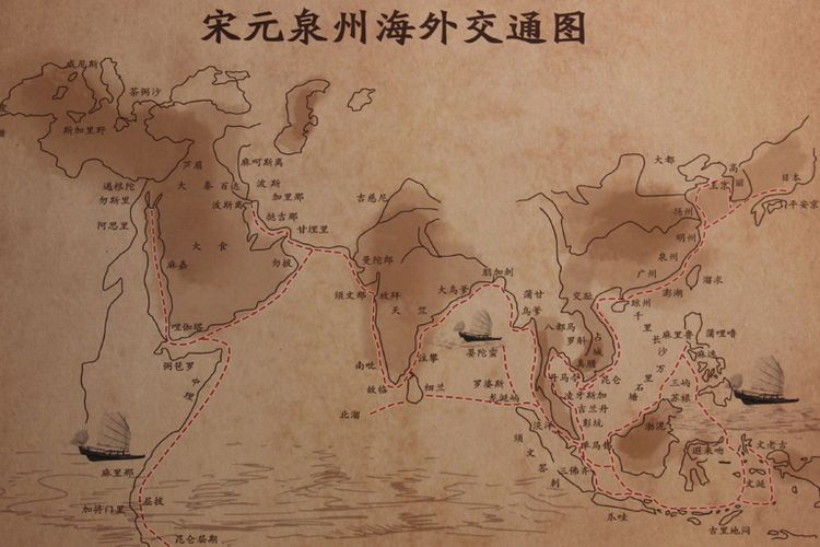Ilustrasi peta jalur sutra yang menjadi awalan yang luar biasa dalam sejarah globalisasi, karena untuk pertama kalinya barang dijual melintasi benua. 