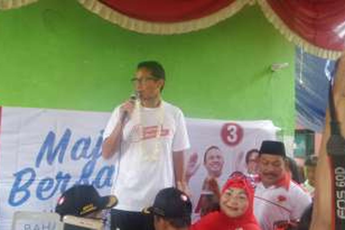 Sandiaga mendatangi warga di Kelurahan Palmerah, Jakarta Barat, Minggu (27/11/2016)