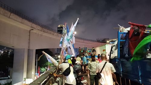 Tak Hanya di &ldquo;Flyover&rdquo;, APK yang Terpasang di JPO Jaksel Ikut Ditertibkan 