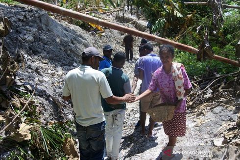 Tanah Longsor di Desa Tunbaun, NTT Terus Bergerak, Warga Diminta Tak Mendekat