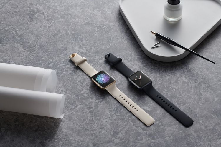 Oppo telah merilis Oppo Watch dengan dua ukuran, yakni Oppo Watch 46 mm dan OPPO Watch 41 mm. Variasi warna yang bisa dipilih, yaitu Black dan Rose Gold.