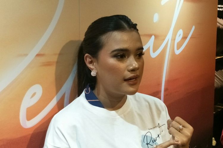 Artis peran Audi Marissa dalam jumpa pers di Pacific Place, kawasan SCBD,  Jakarta Selatan, Rabu (15/5/2019).