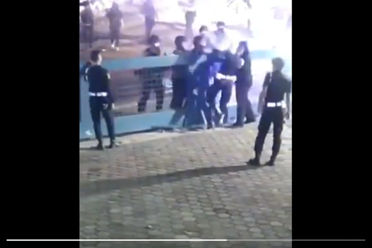 Viral video Polisi memukul Satpam gedung rektorat Unisba