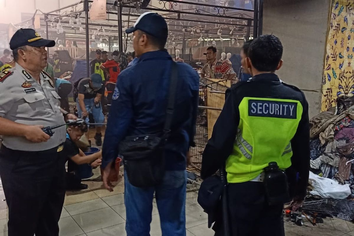 Api melalap lantai dasar Mall Thamrin City, Jakarta Pusat, Kamis (27/2/2020) pukul 09.00.