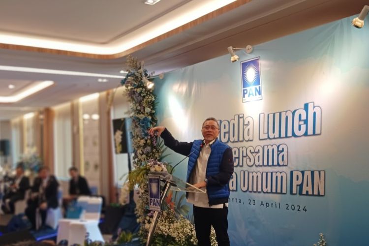 Ketua Umum PAN, Zulkifli Hasan di Kantor DPP PAN, Jakarta Selatan, Selasa (23/4/2024).