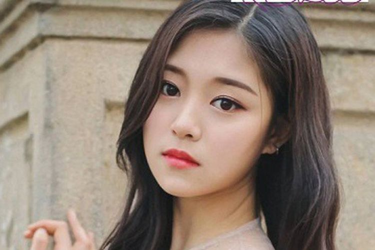 Lirik dan Chord Lagu Around You - Hyunjin LOONA