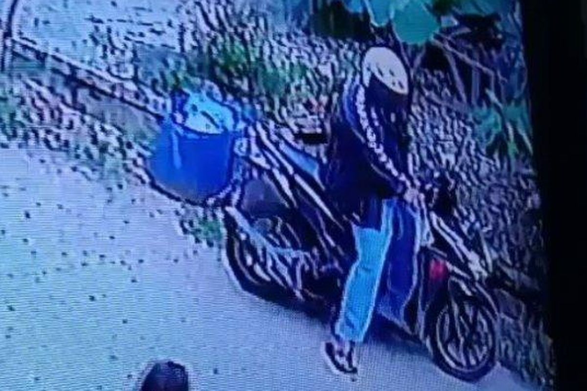 Beredar video pria naik motor masturbasi di depan bocah perempuan usia 10 tahun 