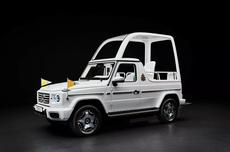 Paus Fransiskus Mendapat Popemobile Mercedes-Benz G-Class Listrik