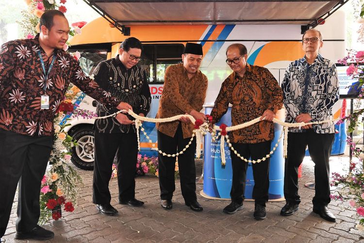 Kementerian Koperasi dan UKM (KemenKopUKM) bersama Ombudsman membuka Posko Pengaduan Kredit Usaha Rakyat (KUR) untuk meningkatkan akses layanan dan kualitas penyaluran Kredit Usaha Rakyat (KUR).
