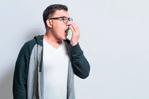 8 Tips Mengatasi Bau Mulut Setelah Makan Bawang